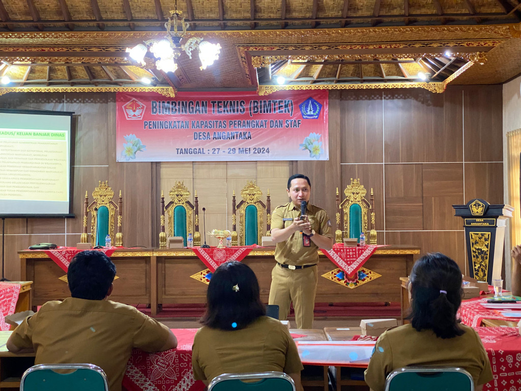 PENINGKATAN KAPASITAS PERANGKAT DAN STAF DESA ANGANTAKA